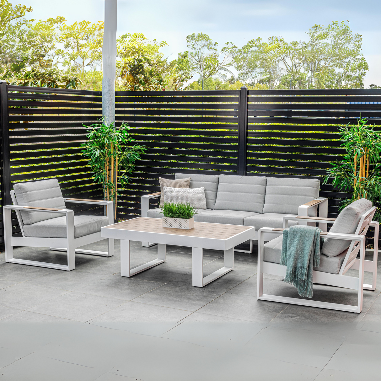 MADERIA Outdoor Lounge (White)